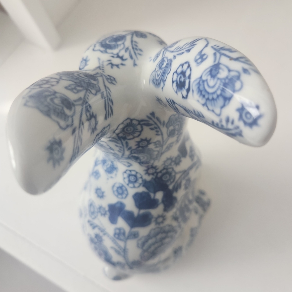 Begonia Market Chinoiserie Bunny Blue and White Floral Ceramic - Picture 9 of 11